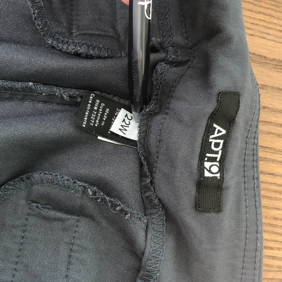 Apt. 9 Business Capris Size 22W - Picture 4 of 8